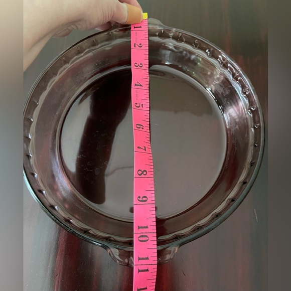 Pyrex Cranberry Scalloped 9.5” Pie Dish #229 - Picture 5 of 8